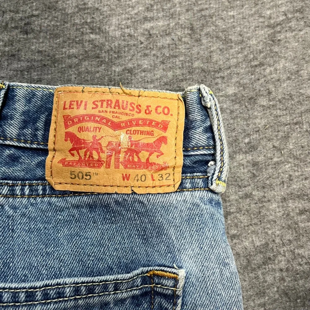 Levis 505 Regular Fit Light Wash Denim Jeans Mens 40x32 Blue Straight Leg